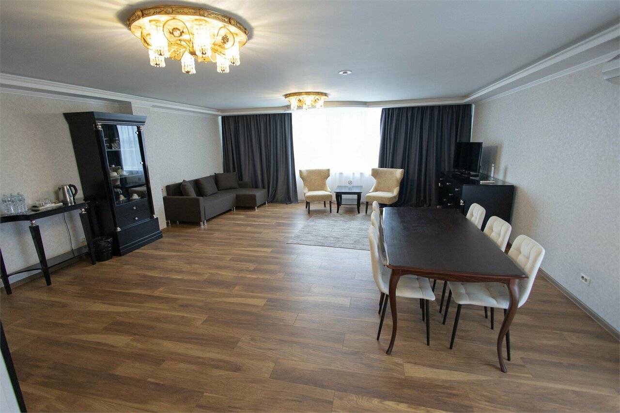 Фотографии номера Люкс Трёхкомнатный в Гостинице Историческая гостиница Калуга Калуга