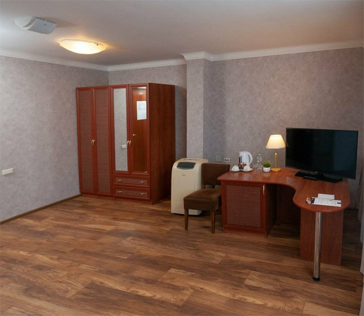 Фотографии номера Стандартный двухместный номер с одной кроватью в Гостинице Историческая гостиница Калуга Калуга