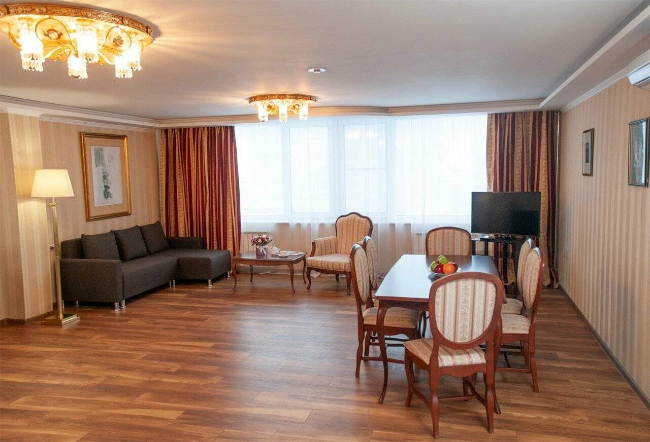 Фотографии номера Люкс в Гостинице Историческая гостиница Калуга Калуга