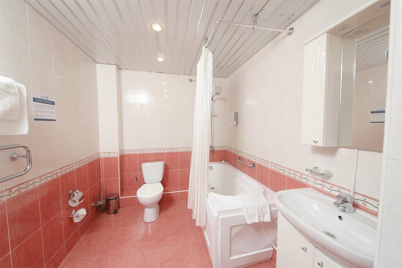 Фотографии номера Комфорт с балконом в Гостинице Историческая гостиница Калуга Калуга