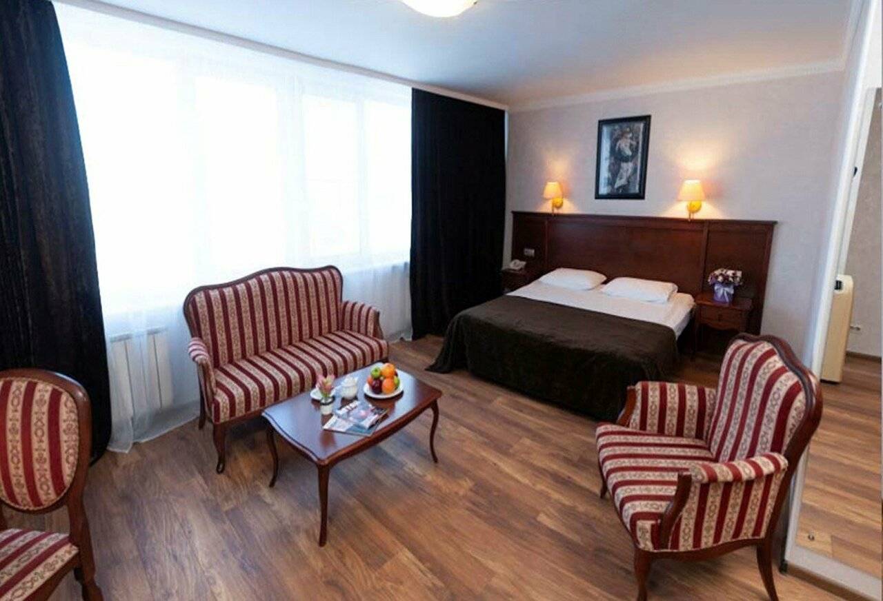 Фотографии номера Комфорт двухместный номер с двумя кроватями в Гостинице Историческая гостиница Калуга Калуга